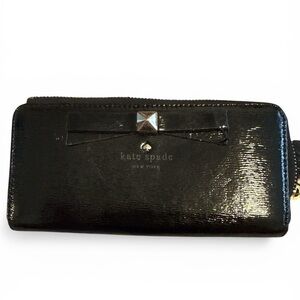 Kate Spade Cream and Black Zip Wallet